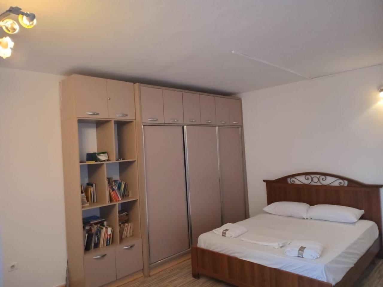 1 Minute From City Center - Double Size Bed